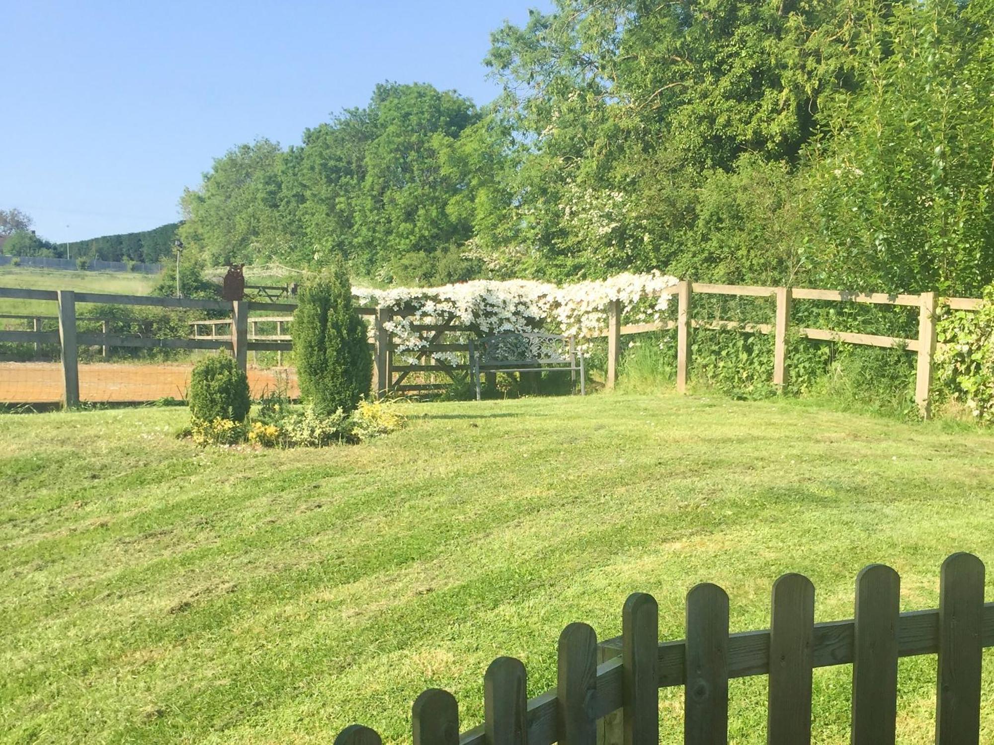 Carrot Cottage - Uk32609 Manton  ภายนอก รูปภาพ